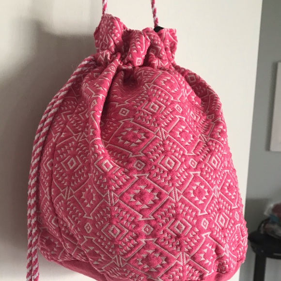 Pink and White Cloth Woven Bag - Picture 2 of 3